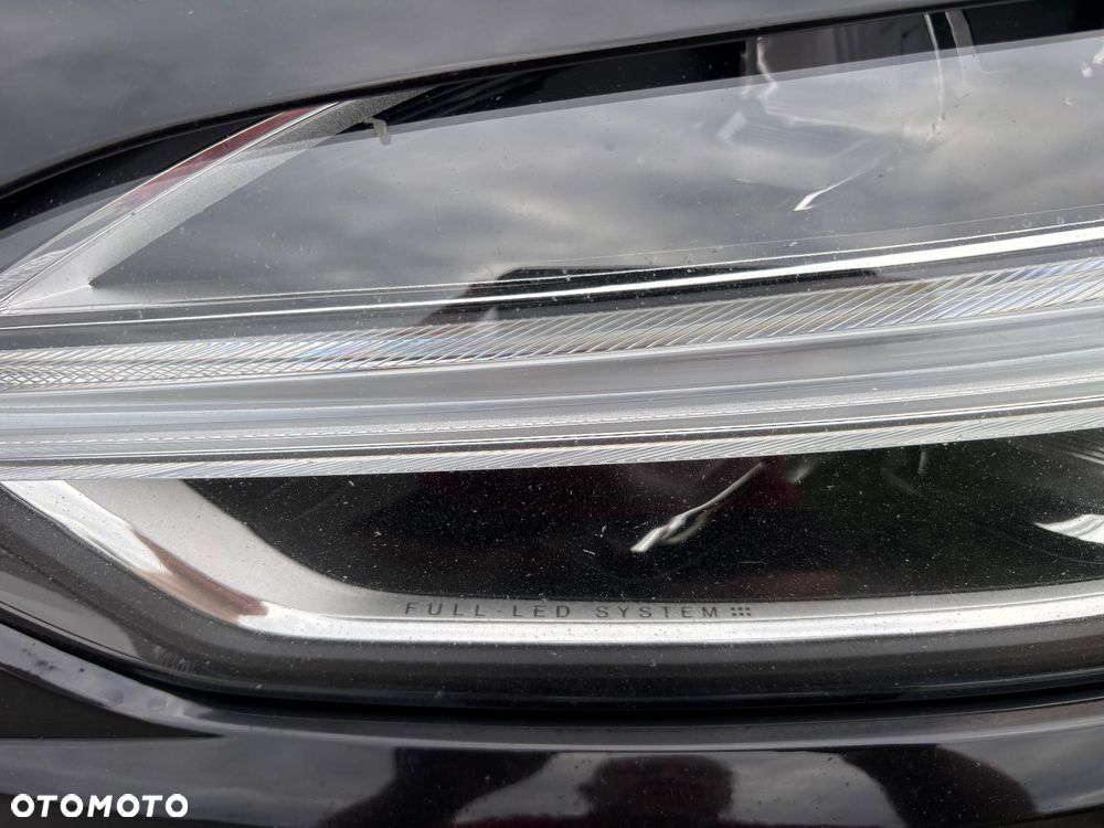 Volvo XC 60 B4 D AWD Momentum Pro - 19