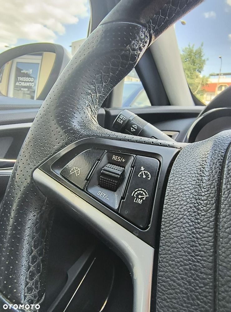 Opel Astra 2.0 CDTI Enjoy S&S - 26