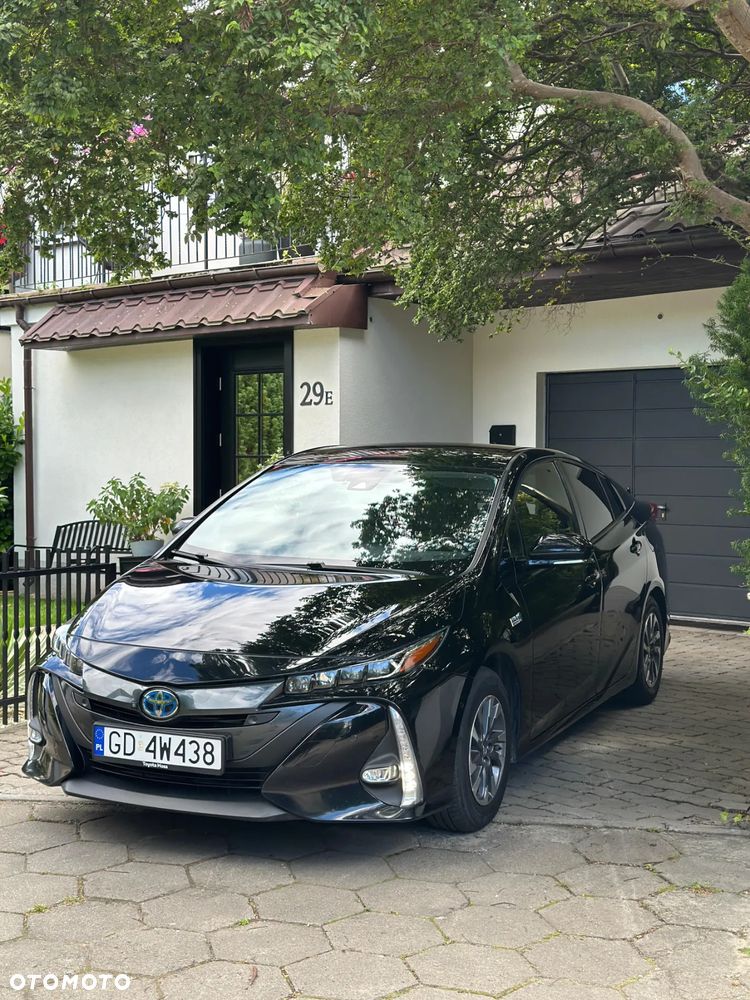 Toyota Prius Plug-in 1.8 Hybrid Executive - 1