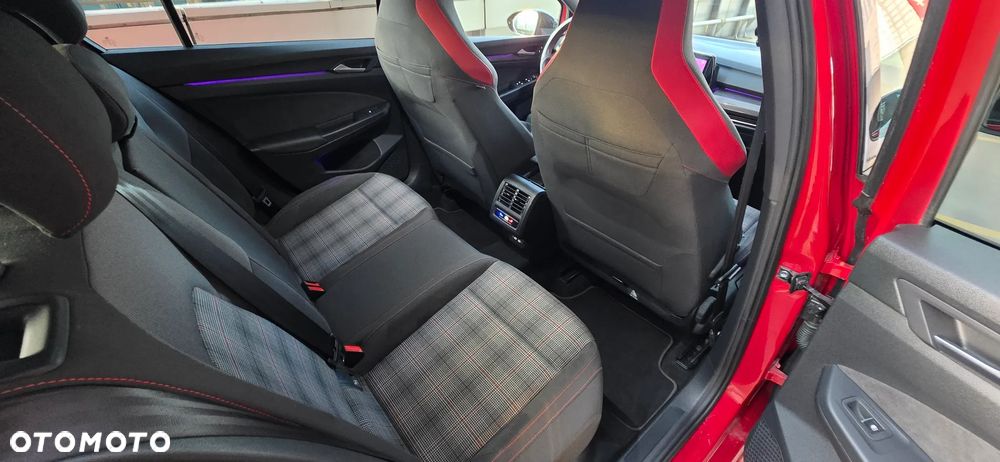 Volkswagen Golf - 16