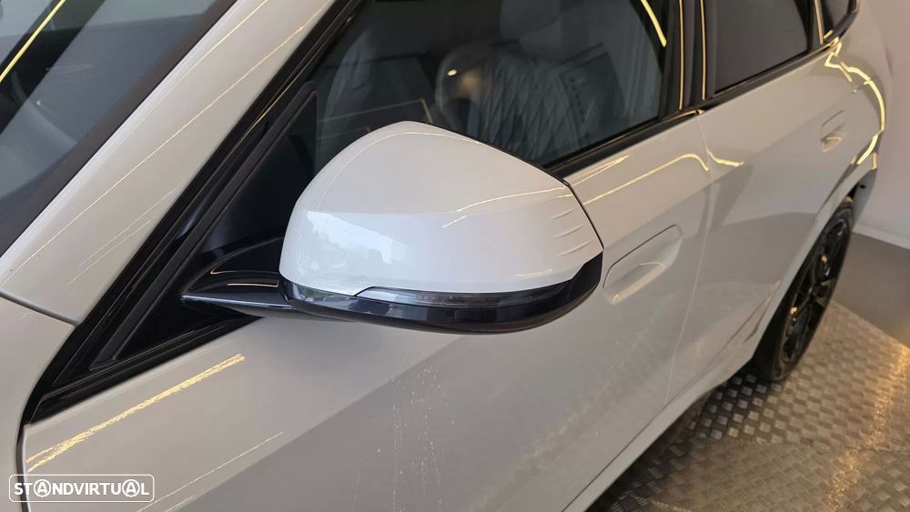 BMW iX1 xDrive30 Pack Desportivo M - 33