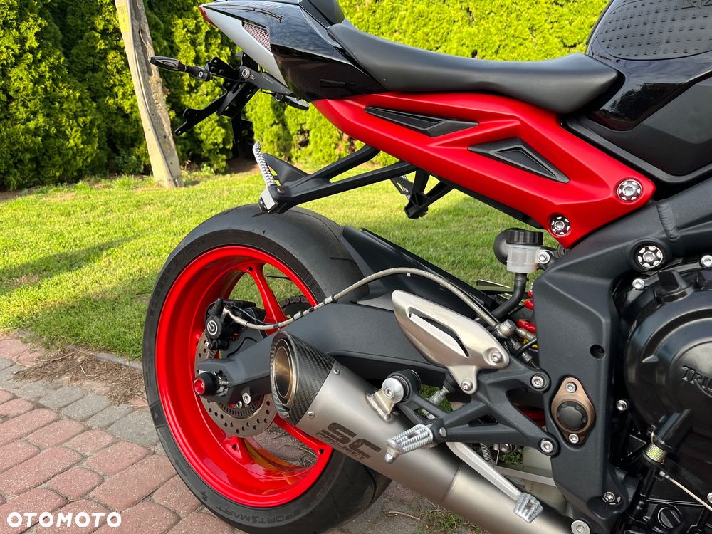 Triumph Street Triple - 26