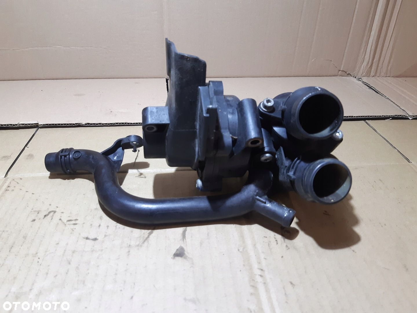AUDI A5 8T 2.0 TFSI POMPA WODY 06J121026L - 4