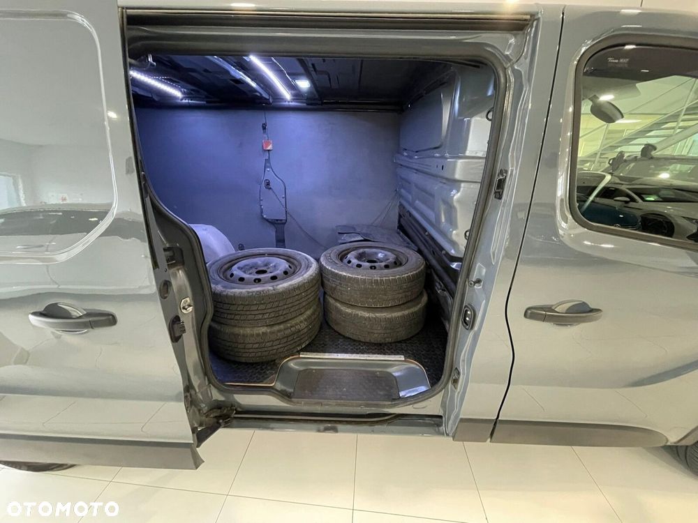 Renault Trafic - 23