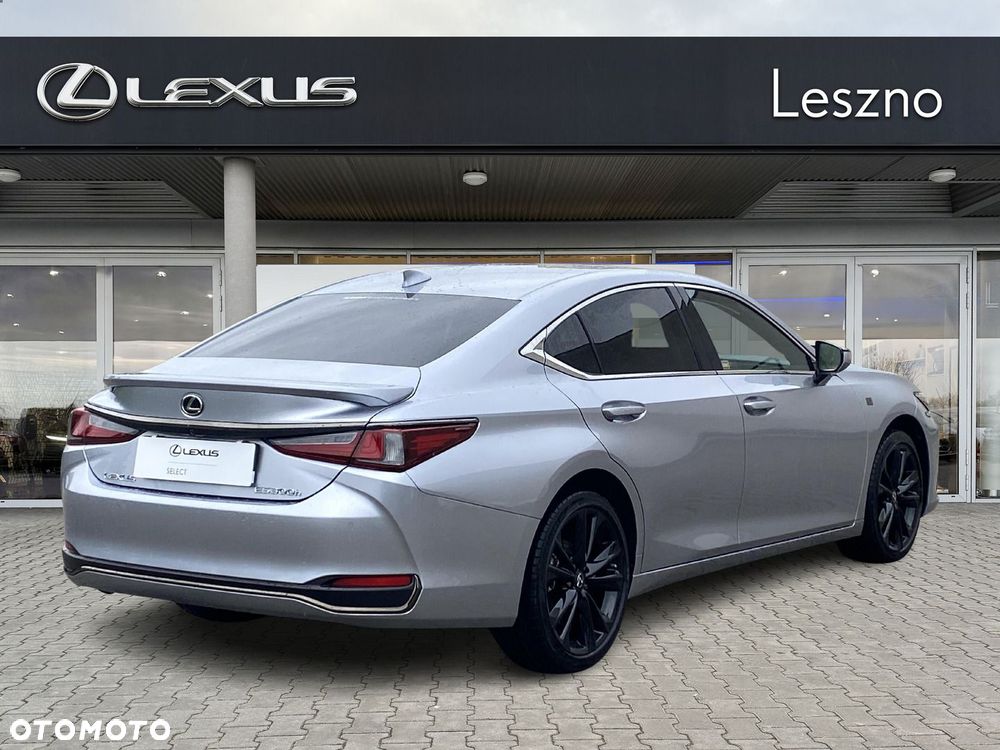 Lexus ES 300h F Sport Design - 5