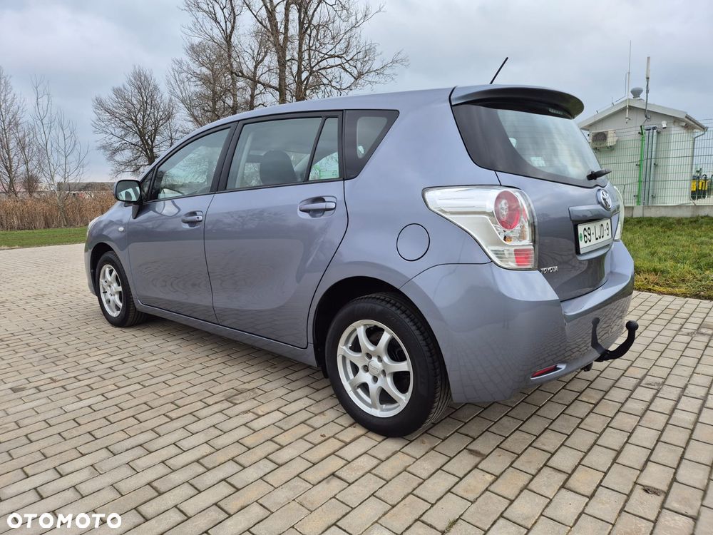 Toyota Verso 1.8 Prestige EU5 - 3