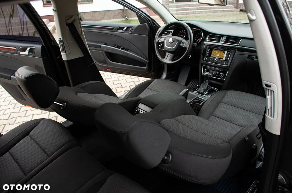 Skoda Superb 2.0 TDI DSG Exclusive - 5