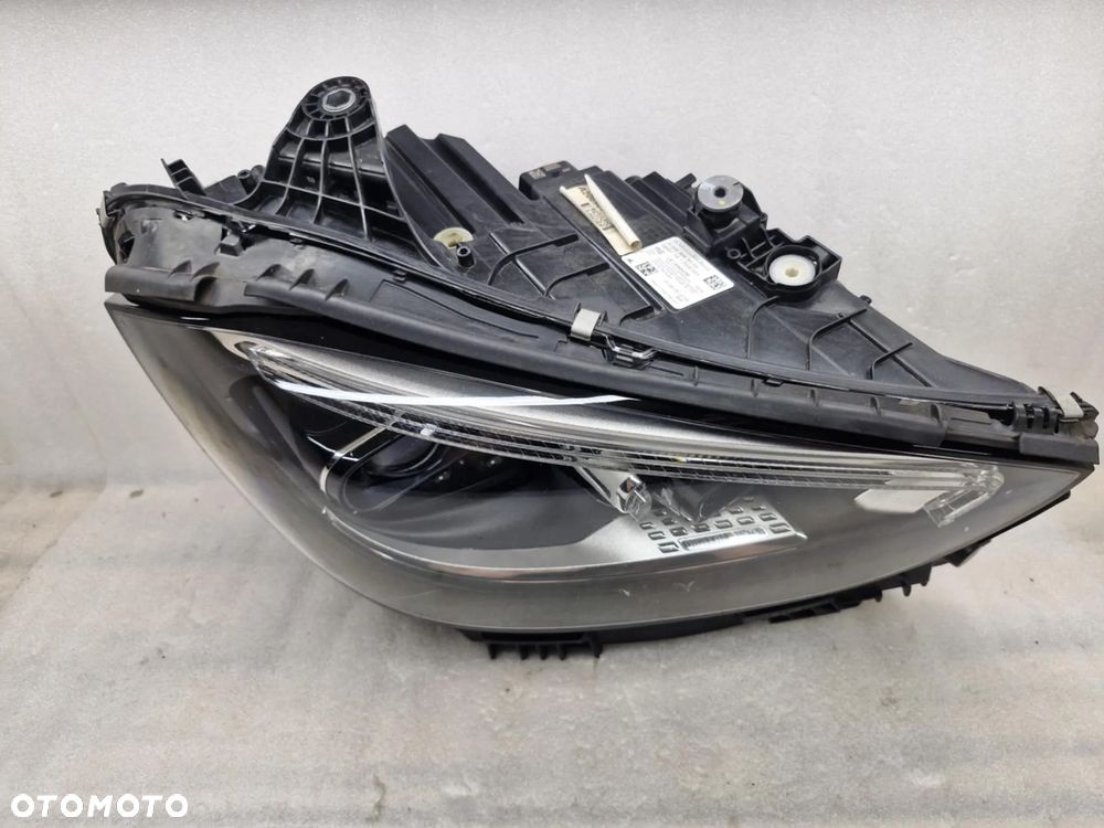 MERCEDES C-KLASA W206 FULL LED LAMPA PRAWA PRZÓD A2069068003. DIGITAL LIGHT. - 6