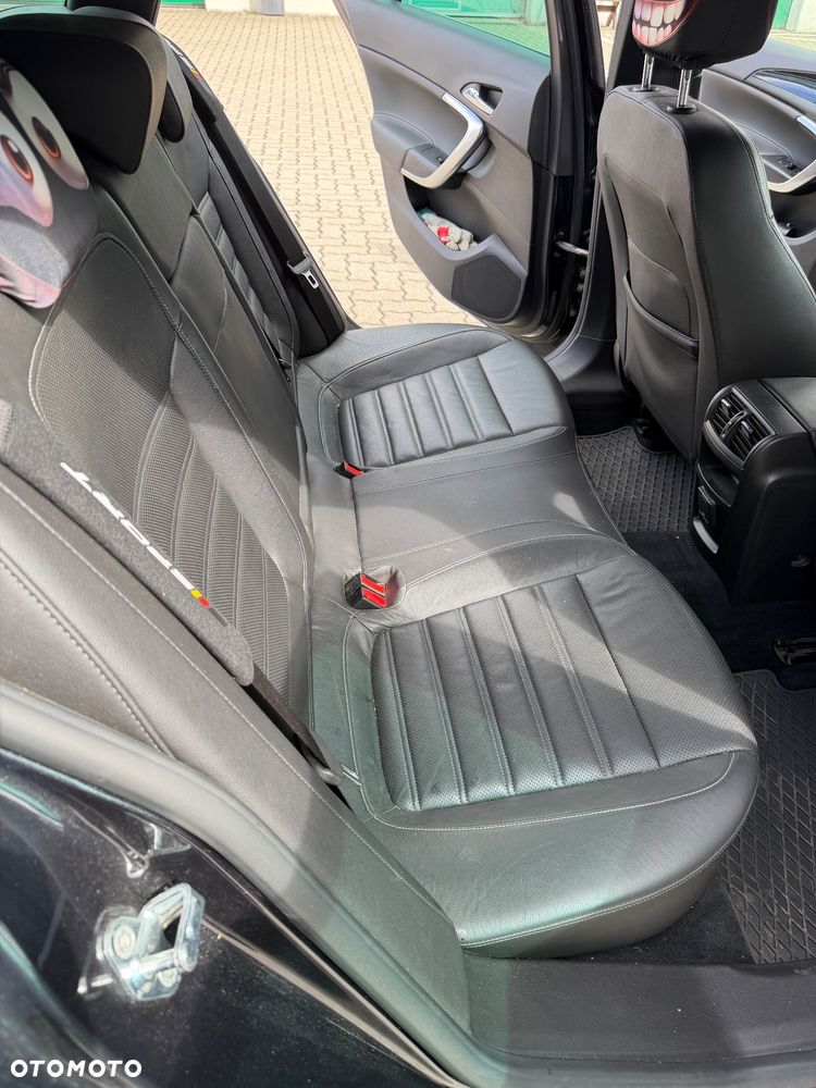 Opel Insignia - 19