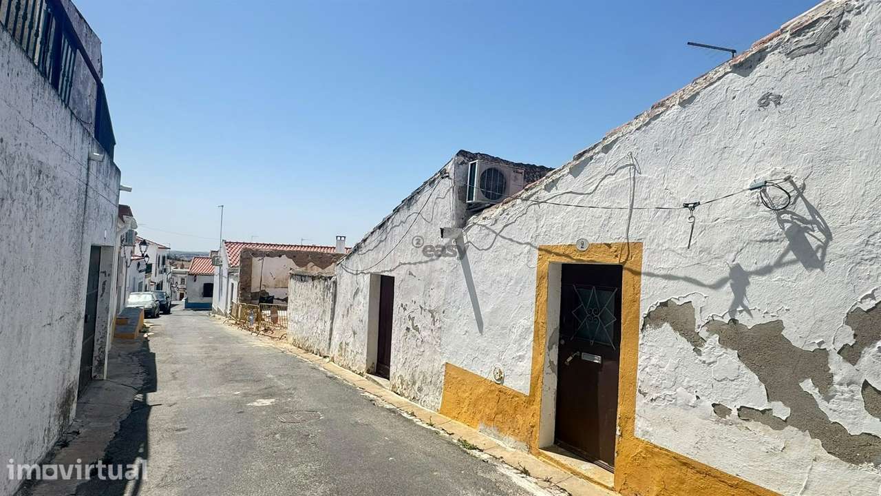 Casa Tipicamente Alentejana no Centro de Castro Verde - Grande imagem: 2/22