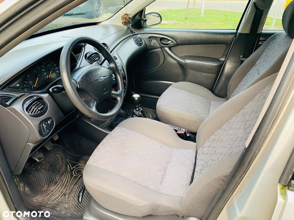 Ford Focus Turnier 1.8 DI Futura - 10