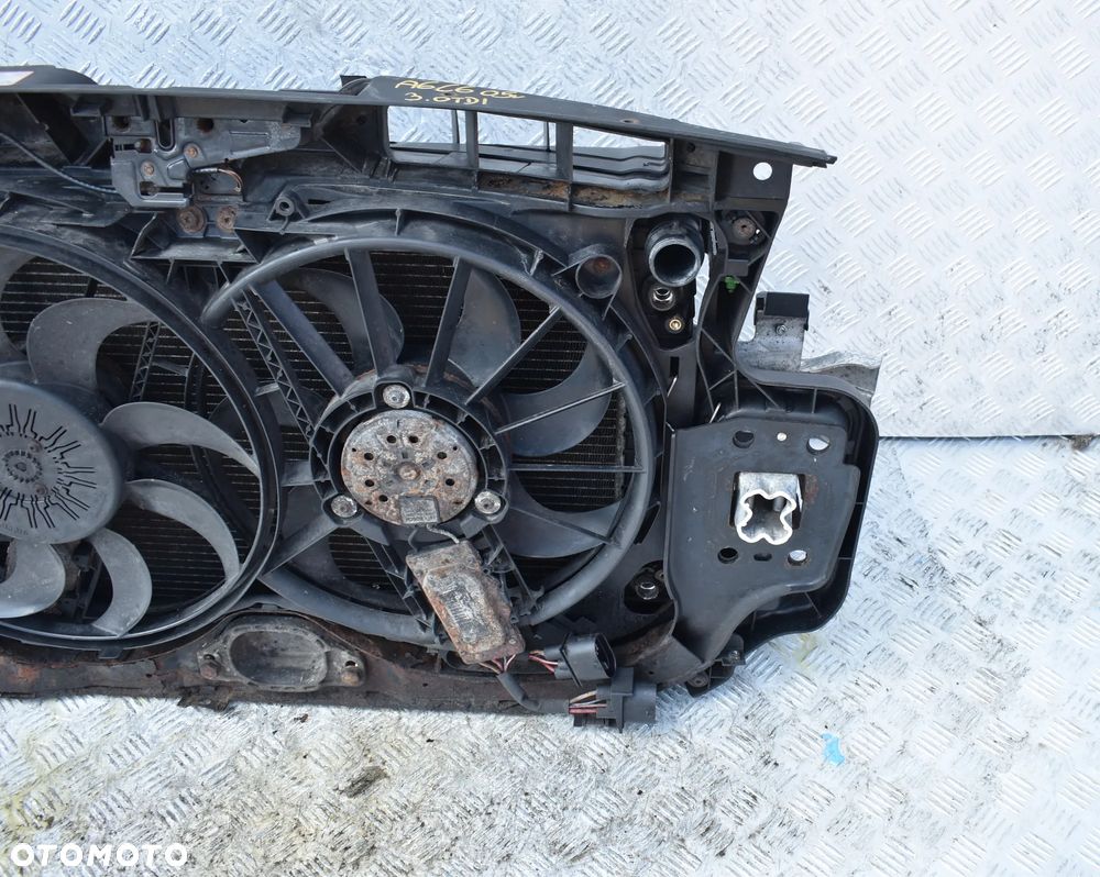 PAS PRZEDNI WZMOCNIENIE CHŁODNICE AUDI A6 C6 3.0TDI - 6