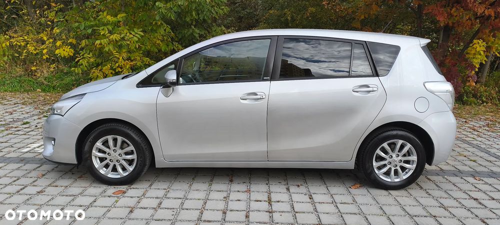 Toyota Verso 2016 photo 3