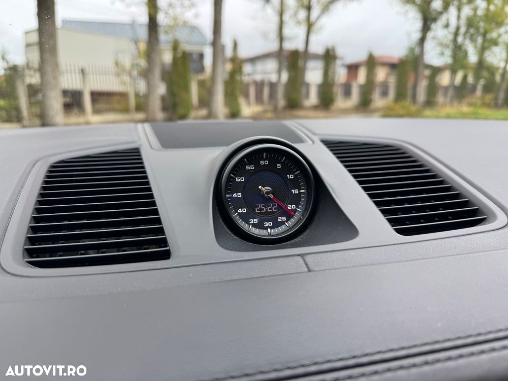 Porsche Cayenne S - 14