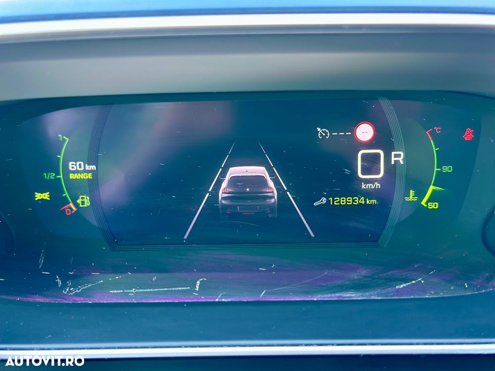 Peugeot 208 - 5