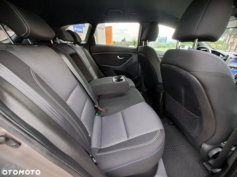 Hyundai i30 blue 1.6 GDI YES Gold - 12