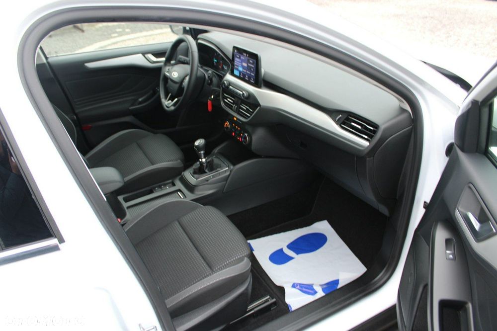 Ford Focus - 30