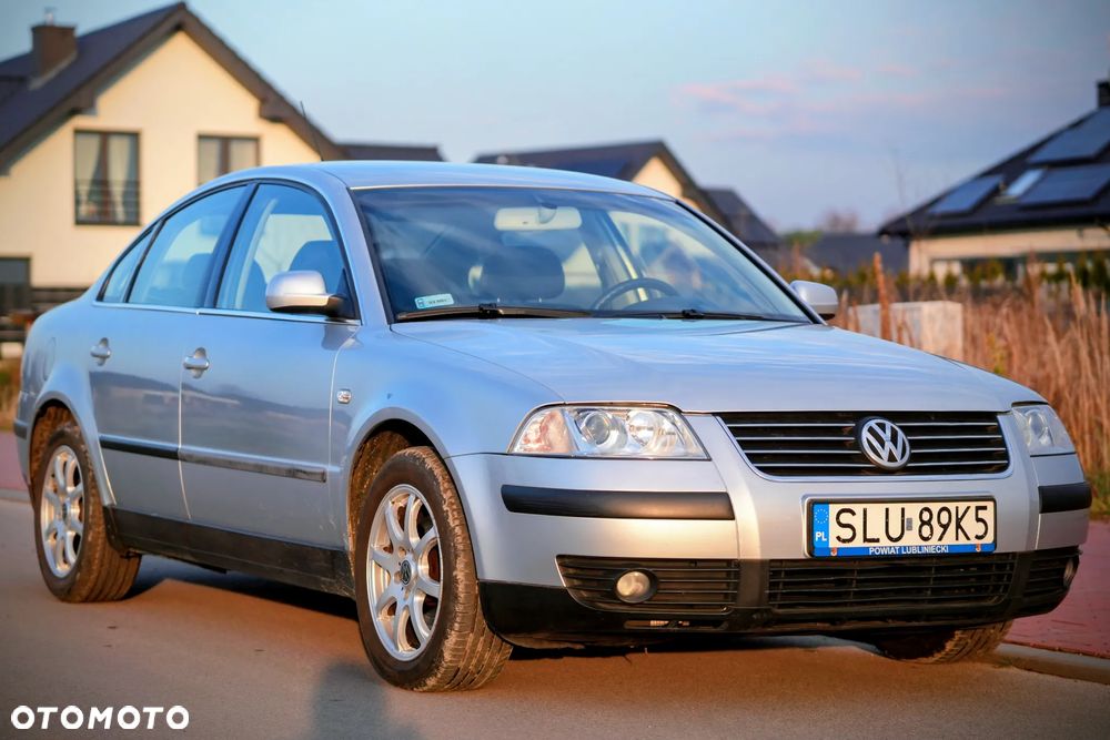 Volkswagen Passat 1.6 Comfortline Family - 1