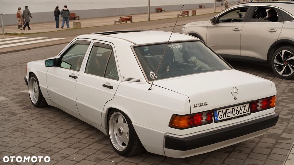 Mercedes-Benz W201 (190) - 7