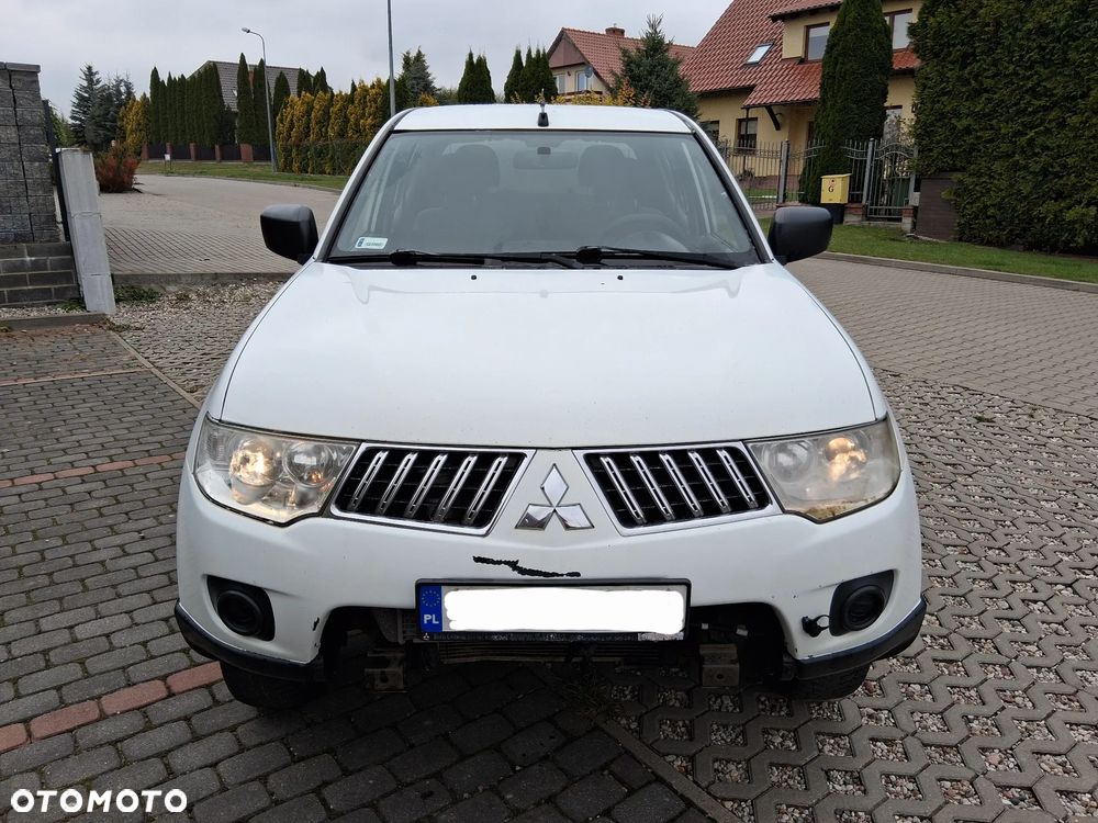 Mitsubishi L200 2.5 DID DC Intense - 13