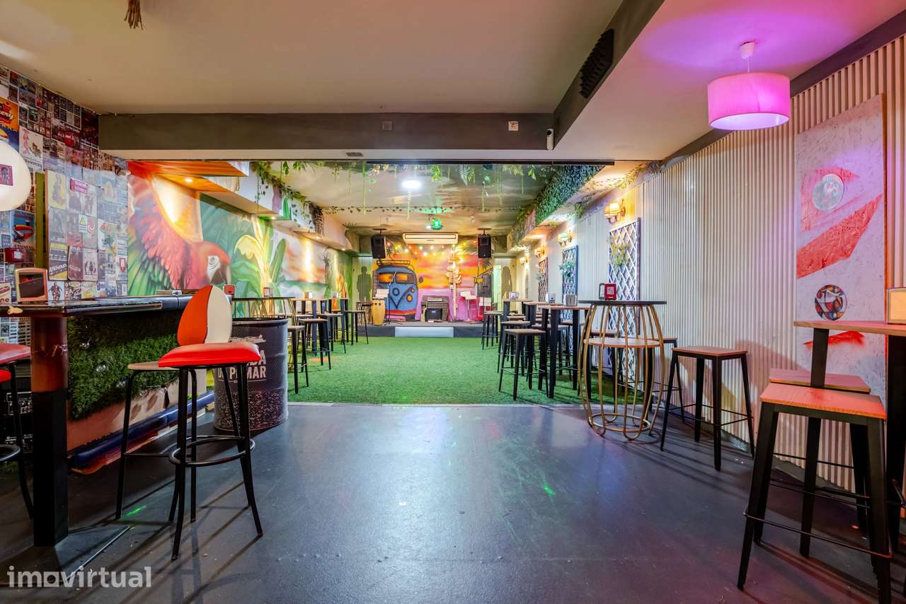 Espaço comercial  para venda em Vila Nova de Gaia - Grande imagem: 2/48