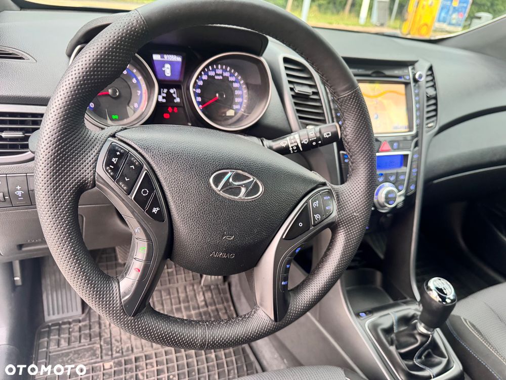 Hyundai i30 1.6 GDI Premium - 17