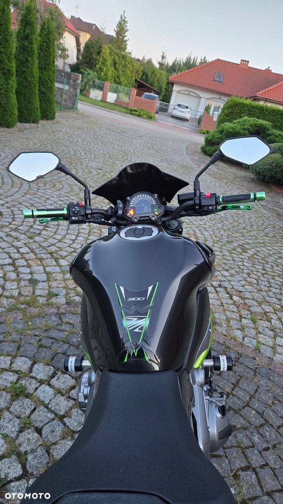 Kawasaki Z 900 - 12