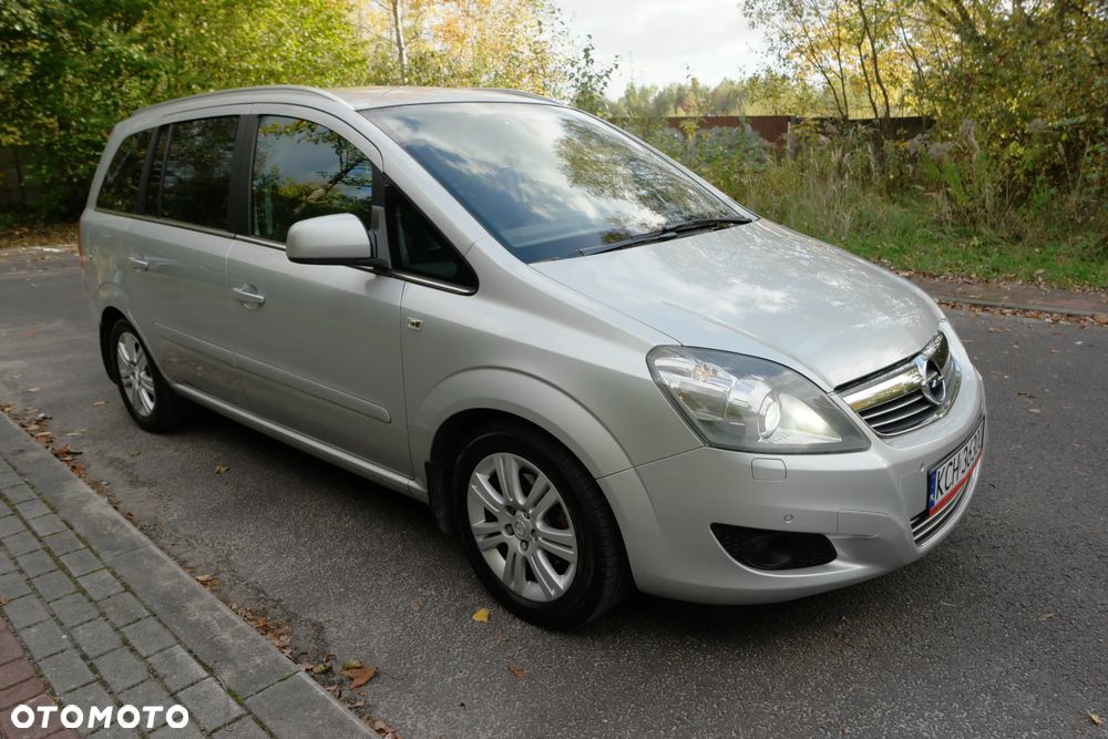 Opel Zafira 2011 photo 4