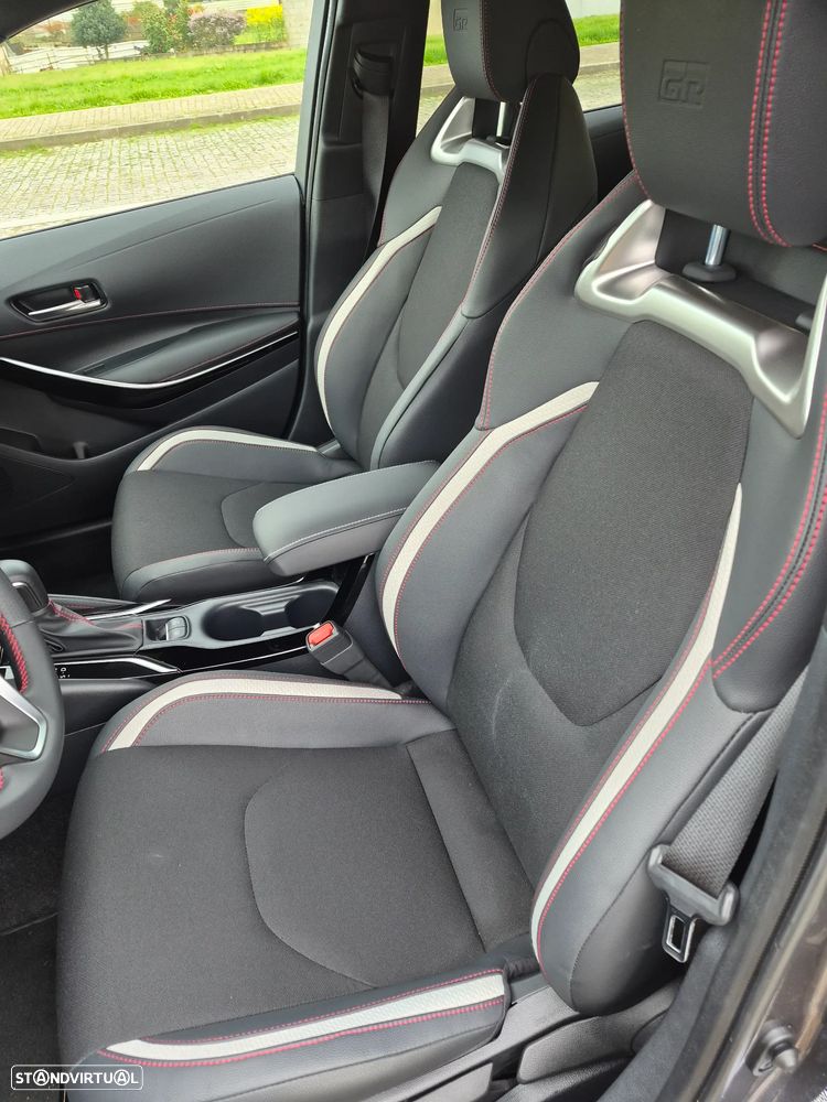 Toyota Corolla Touring Sports 2.0 Hybrid GR-Sport - 4