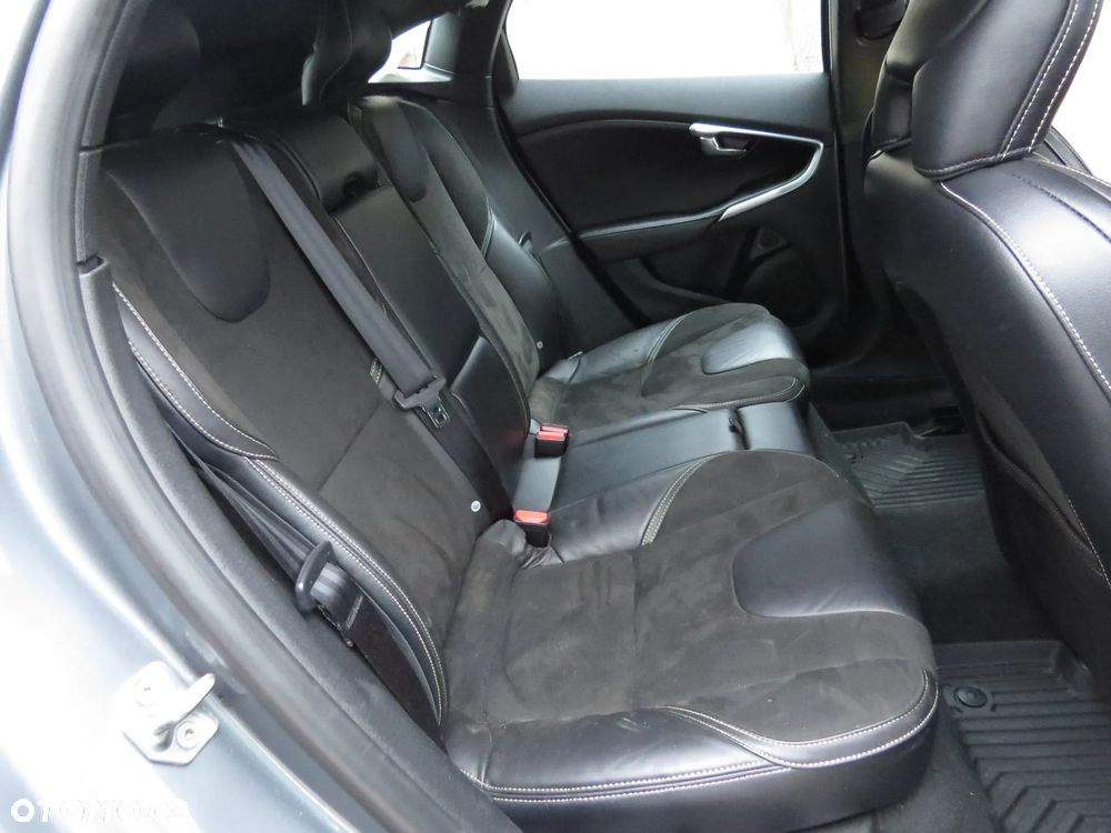 VOLVO V40 II 2.0 D2 D4204T8 LAKIER 714-16 NA CZĘŚCI - 17