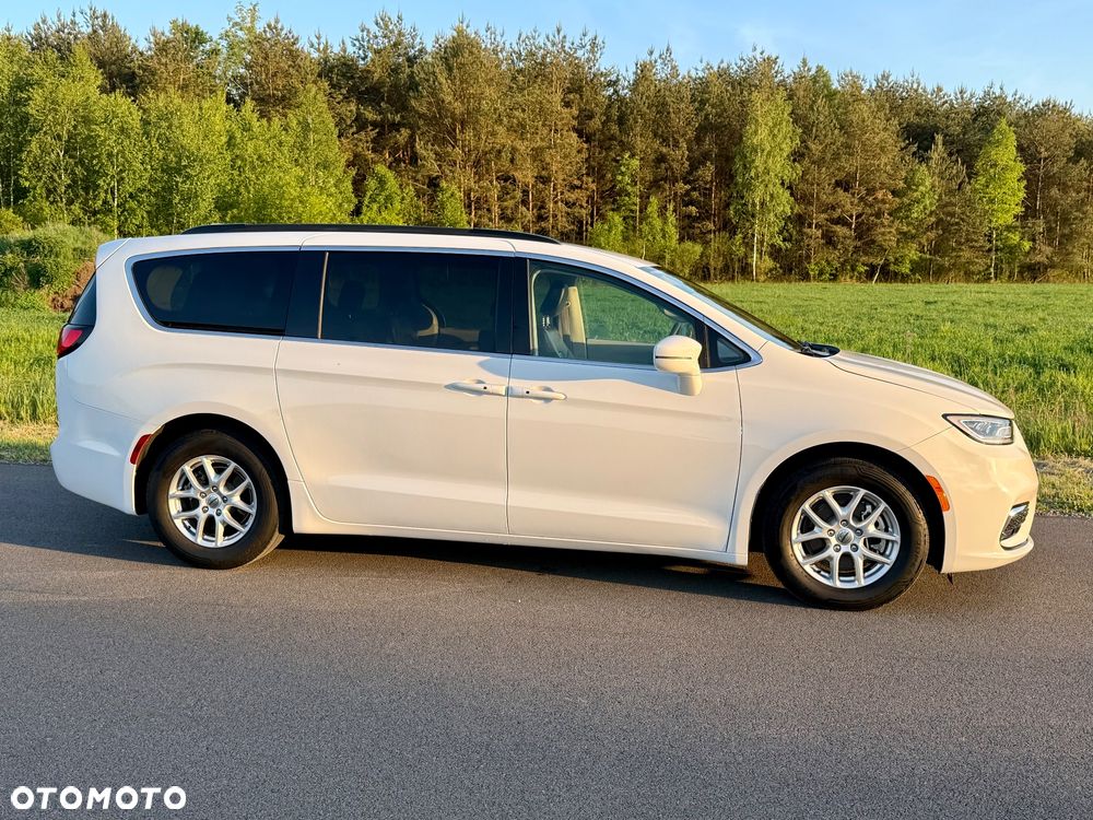 Chrysler Pacifica - 4