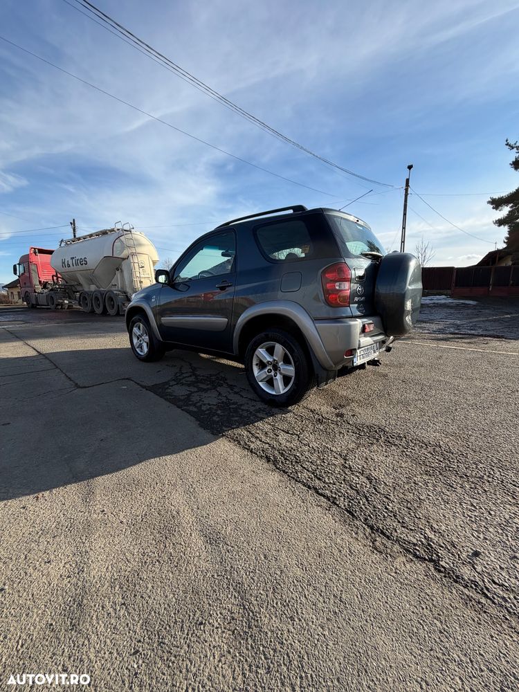 Toyota RAV4 D-4D 4x4 - 6