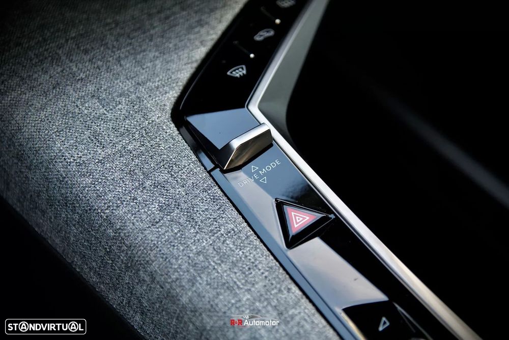 Peugeot 5008 1.2 Hybrid Allure e-DCS6 - 29