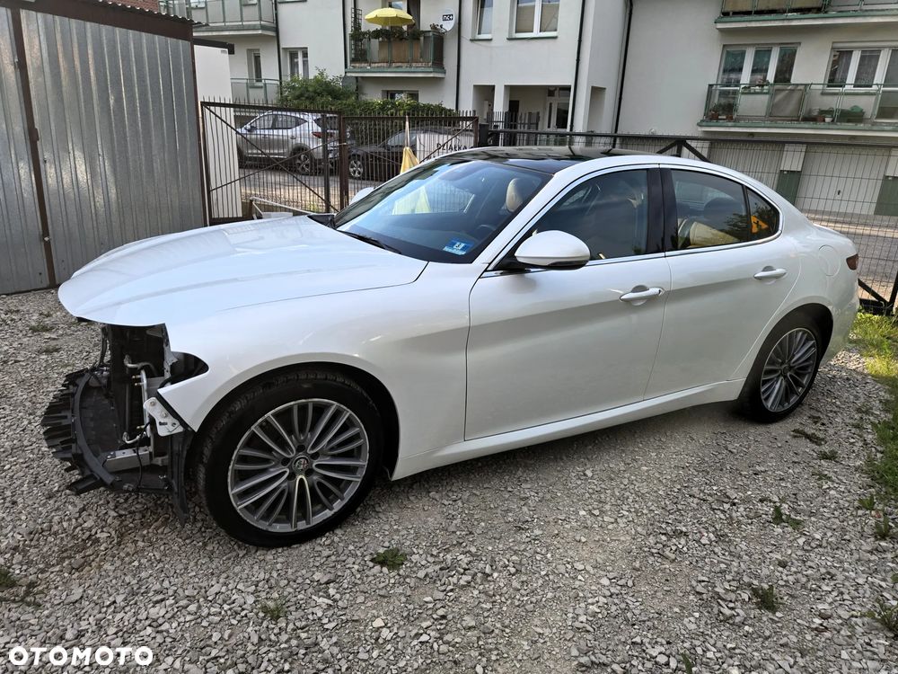 Alfa Romeo Giulia 2.0 Turbo 16V AT8-Q4 Ti - 6
