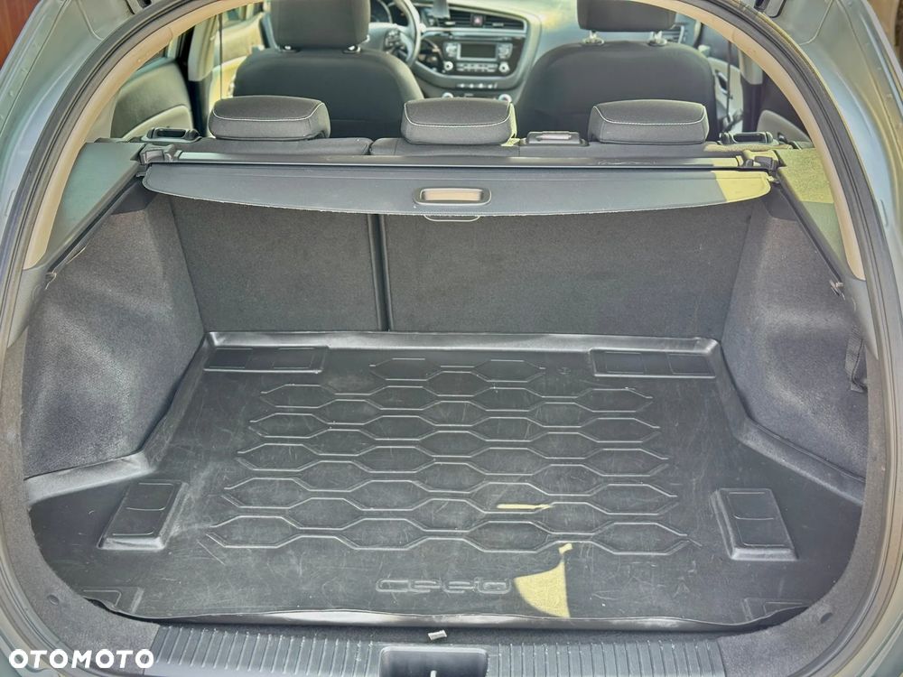 Kia Ceed 1.6 GDI DCT Platinum Edition - 38