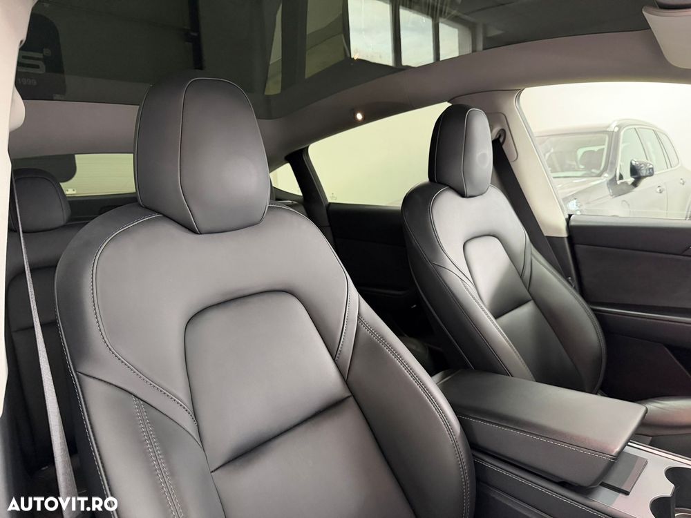 Tesla Model Y - 20
