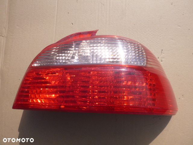 LAMPA PRAWY TYŁ PRAWA TYLNA TOYOTA AVENSIS I T22 SEDAN - 3