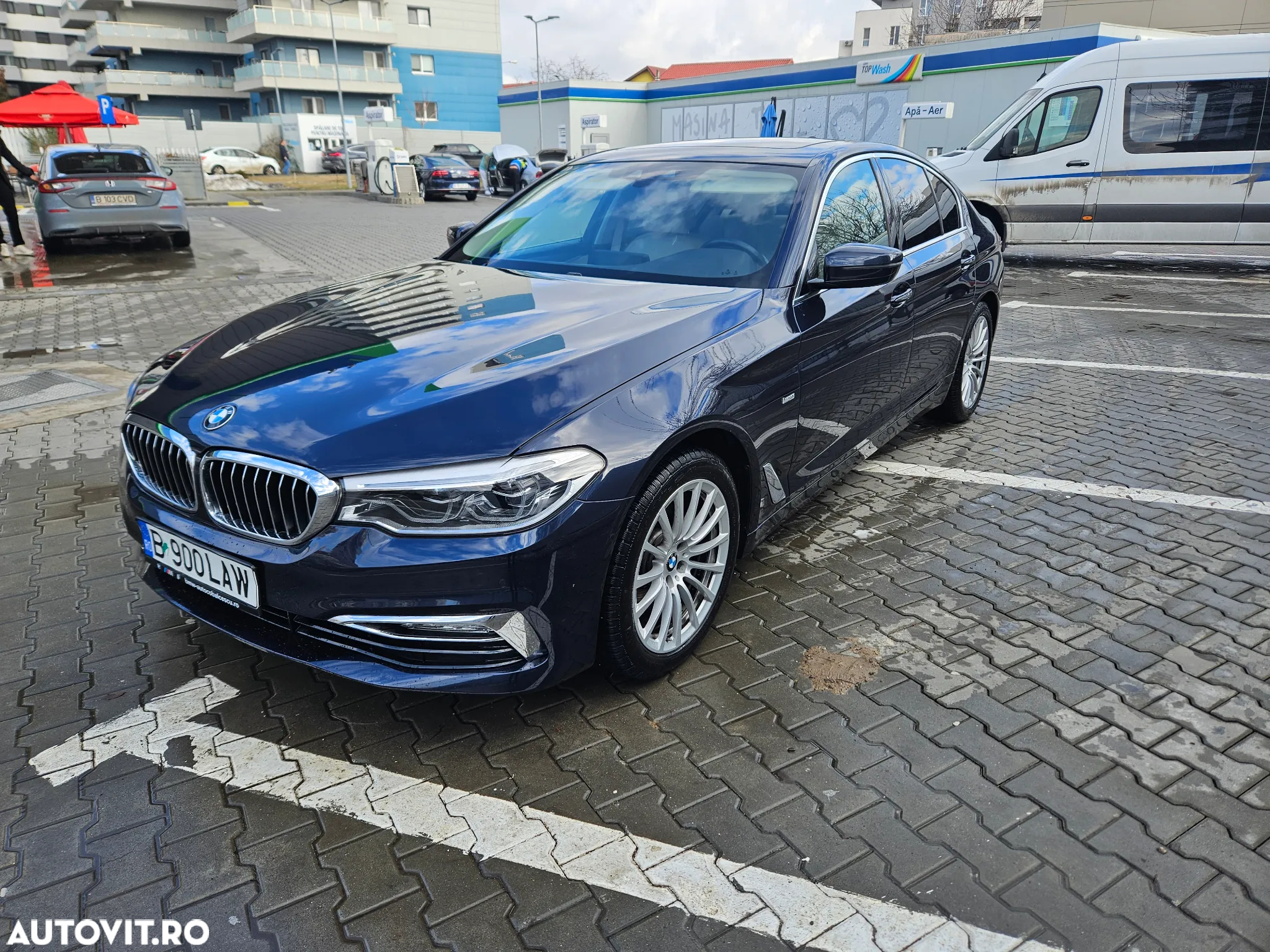 BMW Seria 5 520i Aut. Luxury Line - 16