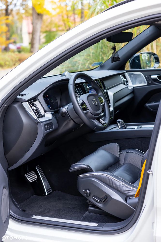 Volvo XC 60 T8 Plug-In Hybrid AWD Polestar Engineered - 19