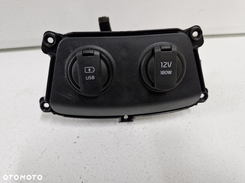 kia sportage iv 4 gniazdo zapalniczki usb tył 96125-c5010 - 1