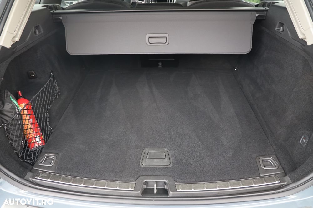 Volvo XC 60 B5 AT AWD MHEV Core - 24