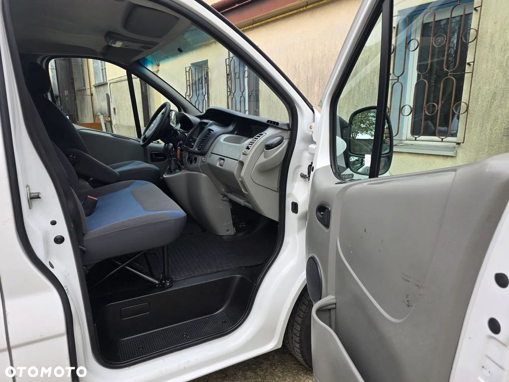 Renault TRAFIC - 12