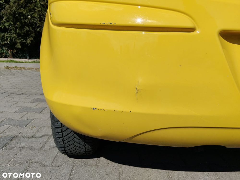 Opel Corsa 1.2 16V Essentia - 9