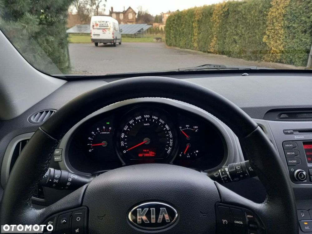 Kia Sportage 1.7 CRDI 2WD Dream-Team Edition - 30