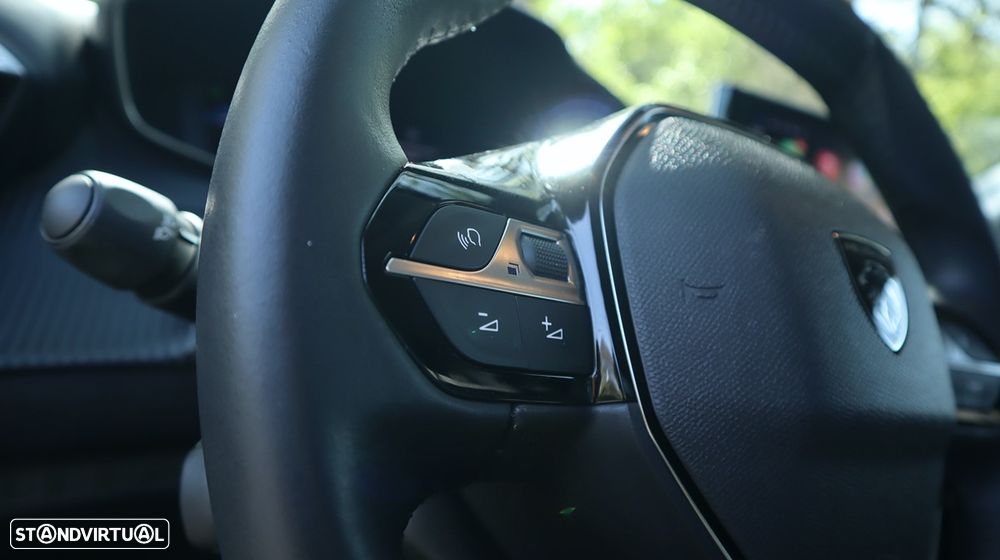 Peugeot 208 1.2 Hybrid Allure e-DCS6 - 35