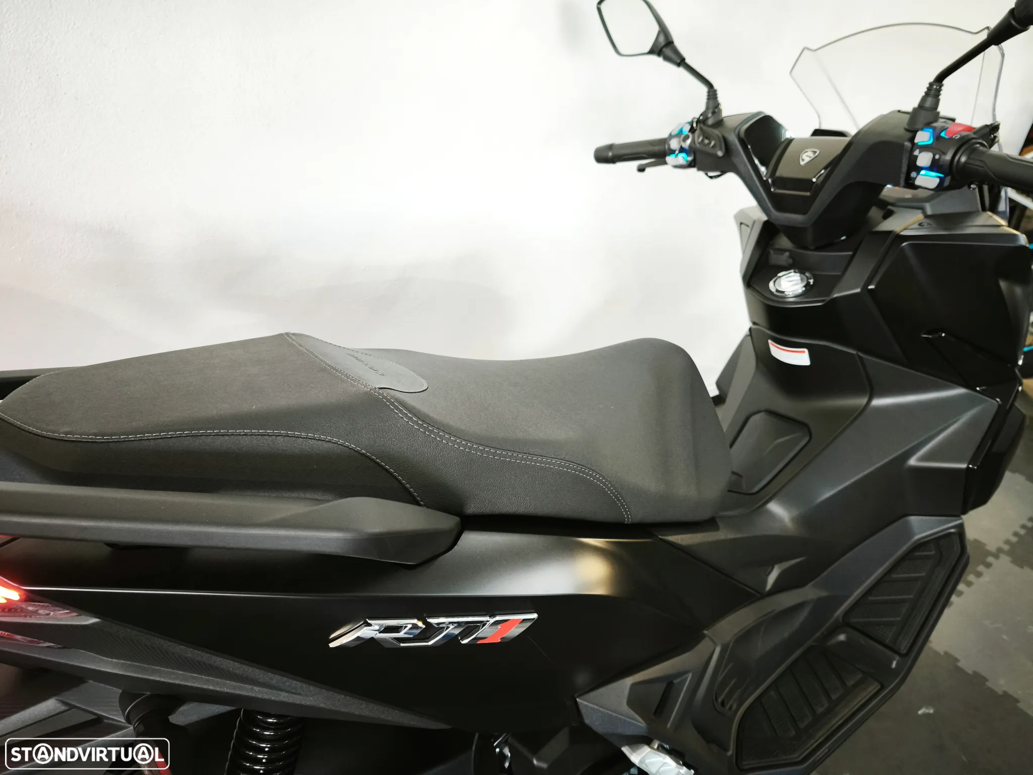 Cyclone 125 Scooter - 7