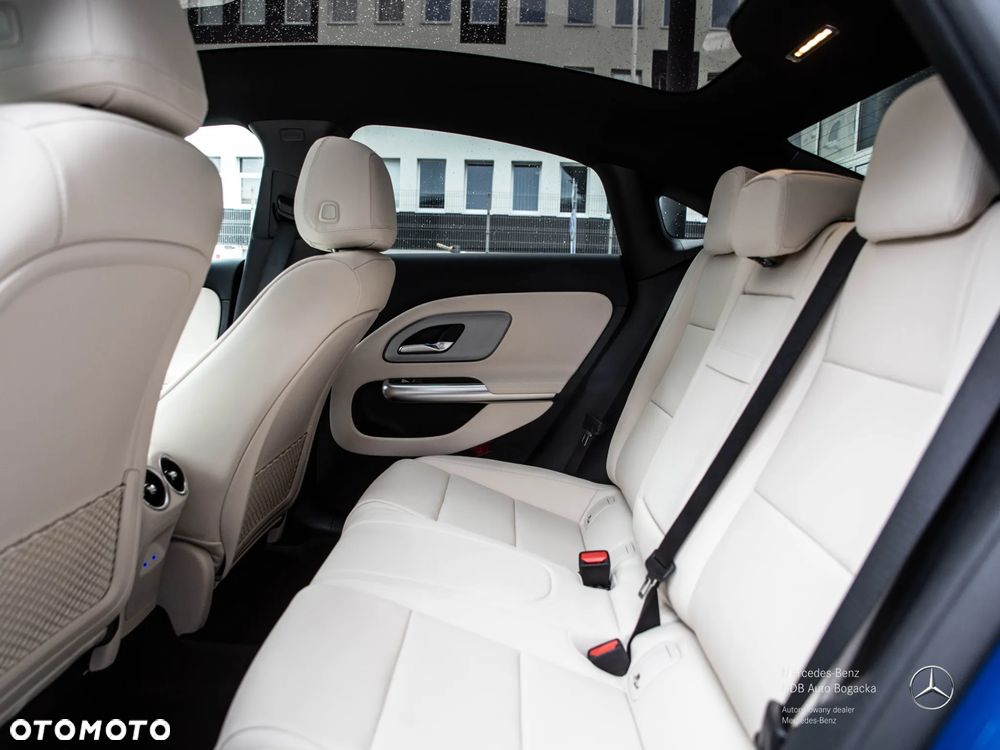 Mercedes-Benz CLA 200 mHEV 8G-DCT - 11
