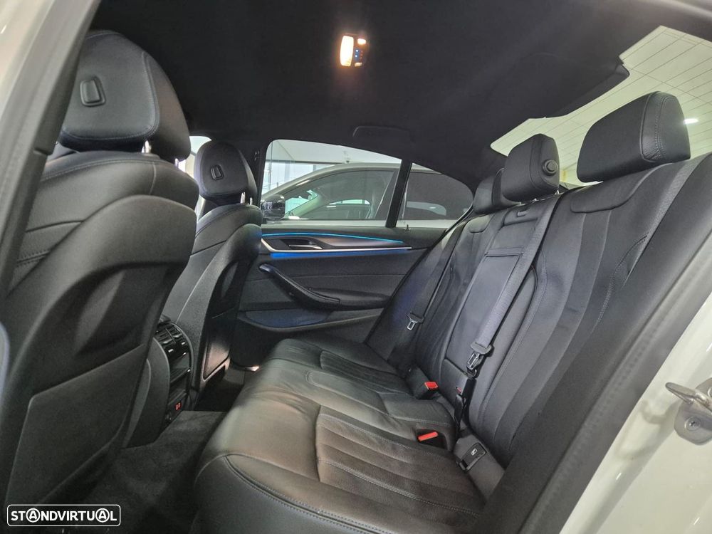 BMW 530 e Pack M - 12
