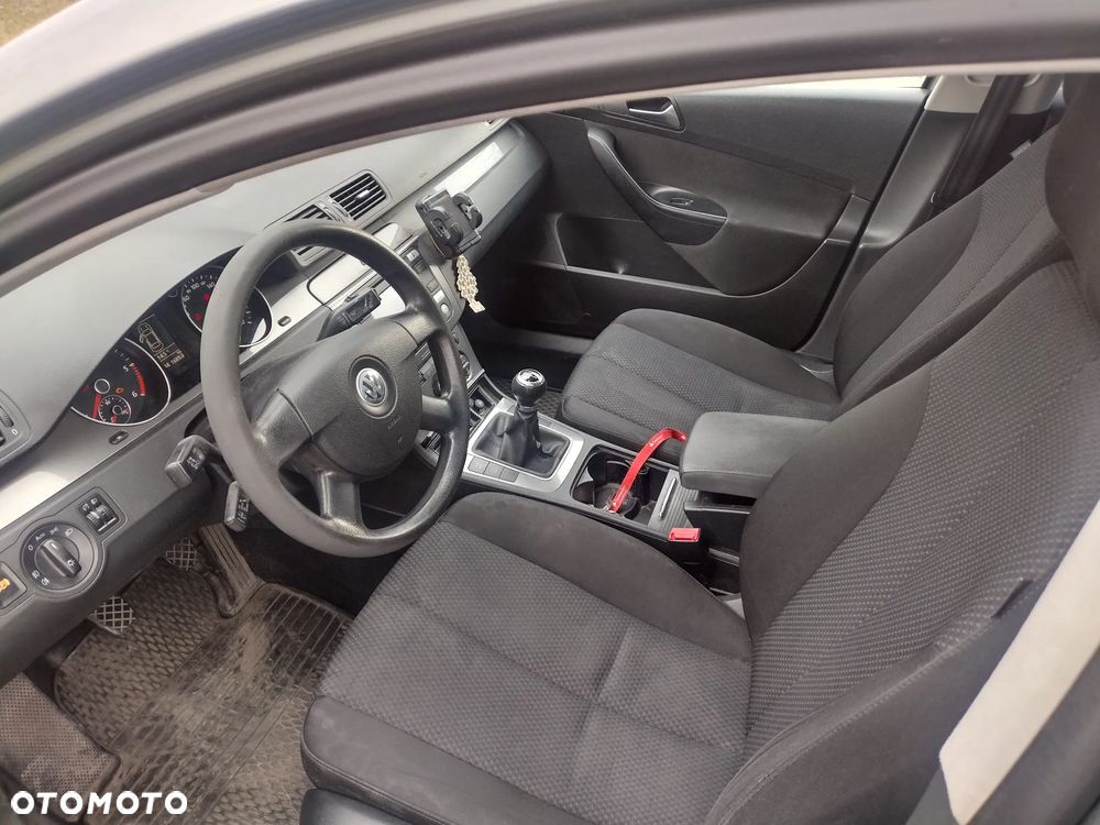 Volkswagen Passat 2.0 TDI DPF BlueMotion Technology Comfortline - 7