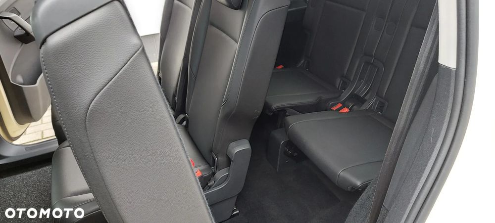 Volkswagen Touran 2.0 TDI BMT Comfortline Plus DSG - 33
